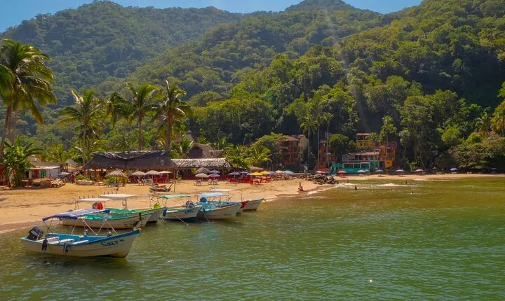 Private Boat Tour to Yelapa with Snorkeling and Waterfall Hike