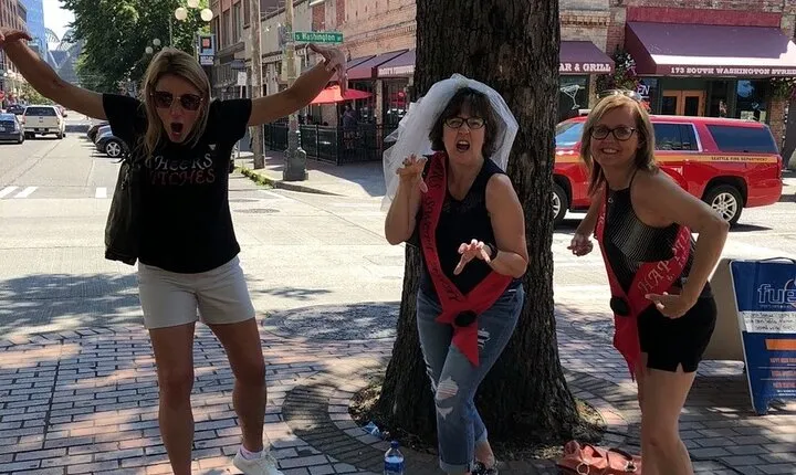 Santa Maria City Scavenger Hunt Excursion by Zombie Scavengers