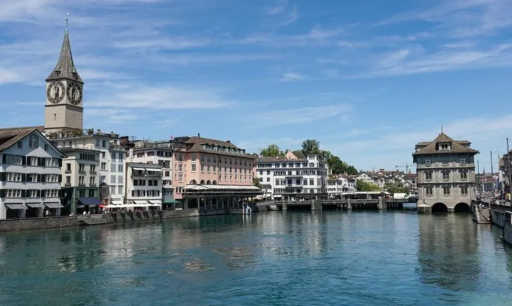 Private Tour of Zurich in 60 minutes with a Local