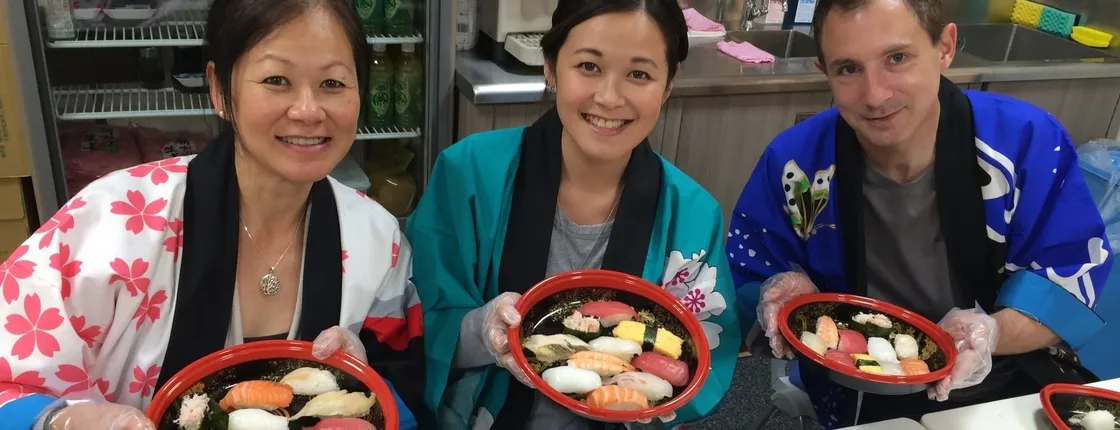 Sushi Making Experience in Dotonbori with 12 Pieces of Sushi