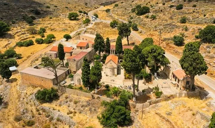 Full-Day Guided Private Tour in a Breathtaking Crete Island