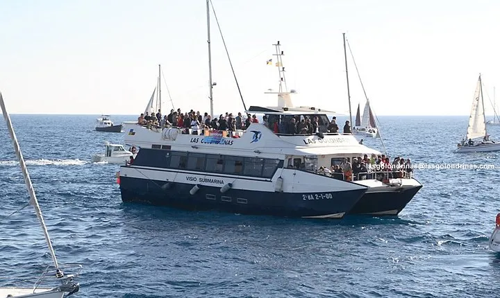 Las Golondrinas Barcelona 60-min Boat Tour