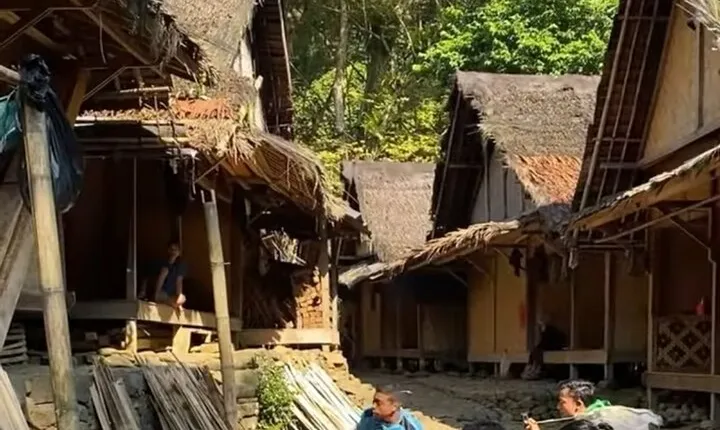 Baduy Tribal Tracker and Village in Private Tour Full Day & Lunch