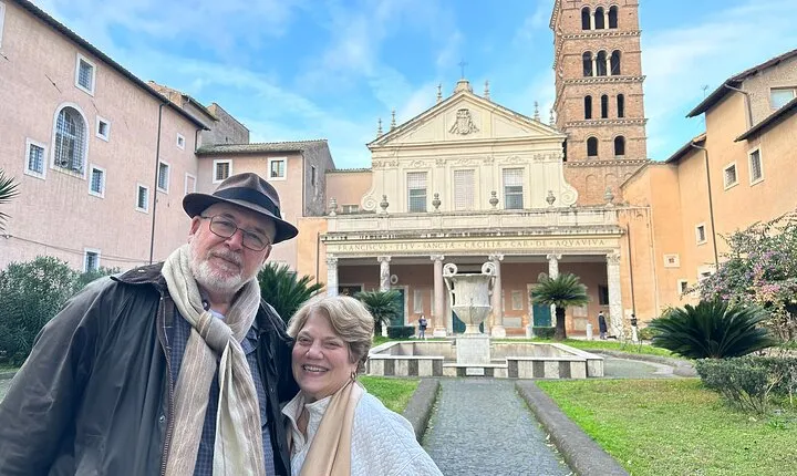 Trastevere Quarter and Tiberine Island Private Tour with Gelato