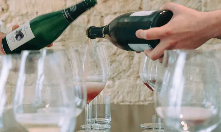 Champagne Tasting Experience in Paris