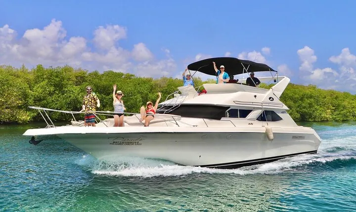 Private SeaRay 47ft Yacht Rental Cancun 23P6