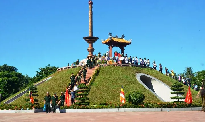 Quang Tri and Hue Guide Tour From Quang Binh