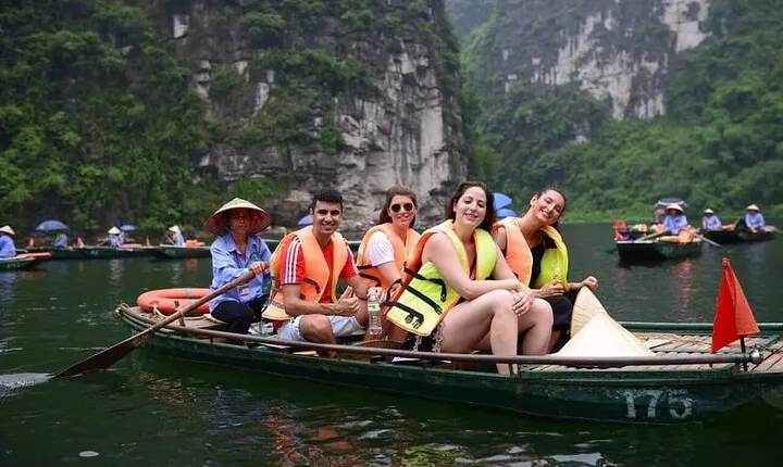 Ninh Binh Luxury Day Tour visit Hoa Lu and Trang An from HANOI