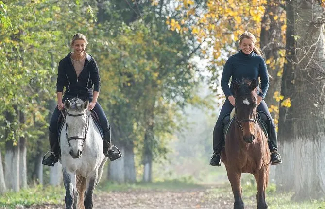 Horseback Riding and Wine Tasting in Tuscany
