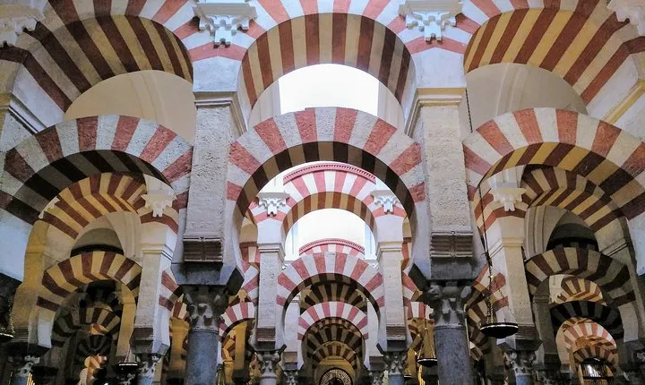 Guided tour of the Mosque-Cathedral of Cordoba in Spanish
