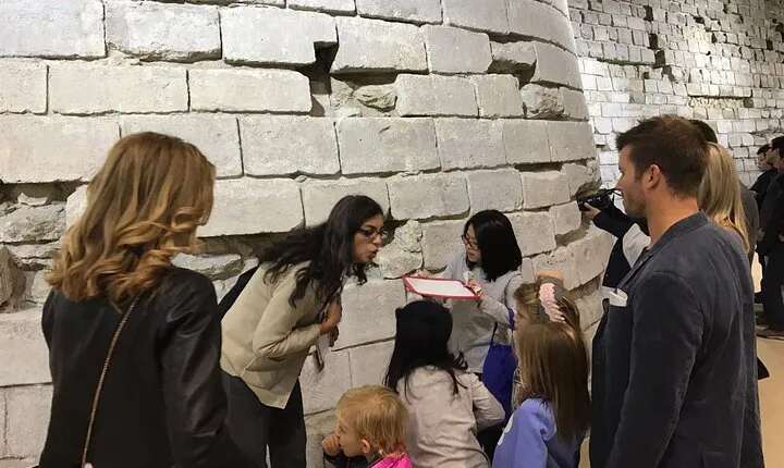 1h30 - Louvre Highlights optional 'families with kids' - Eng/Esp