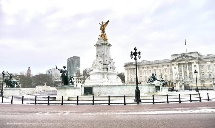 London's Top Sights and Landmarks Tour with Blue Badge Guide