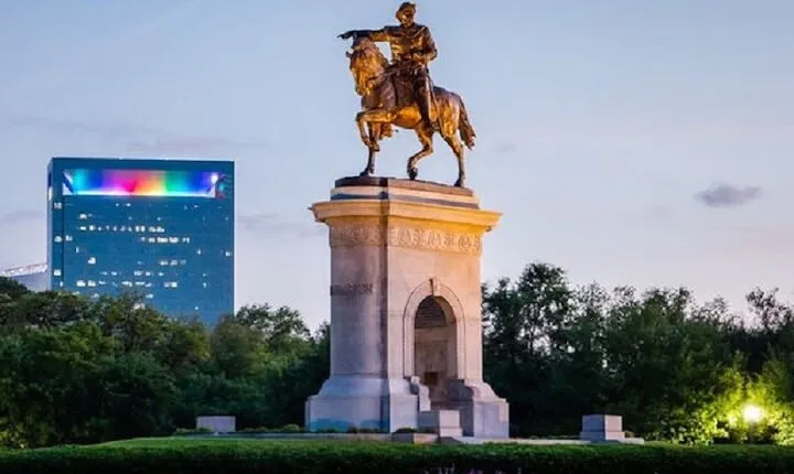 Private City Tour of Houston 3-hr Air-Conditioned Van Tour