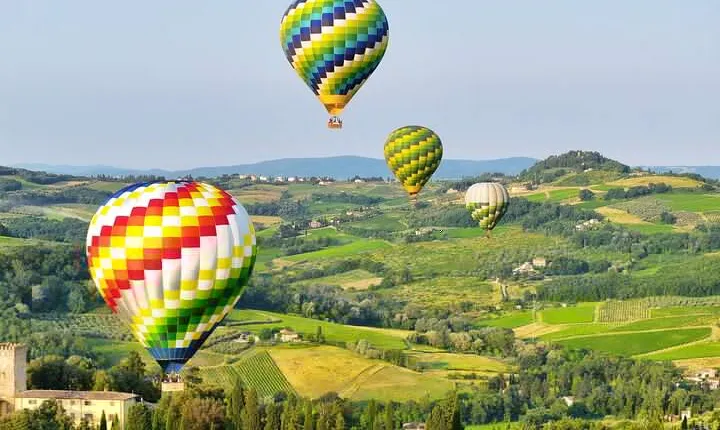 Experience the Magic of Tuscany from a Hot Air Balloon