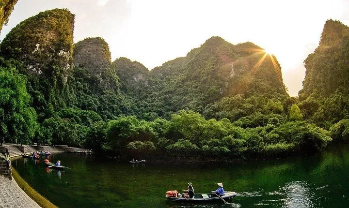 NINH BINH MEMORABLE DAY: Hoa Lu, Mua Cave, boat trip Tam Coc, Trang An optional