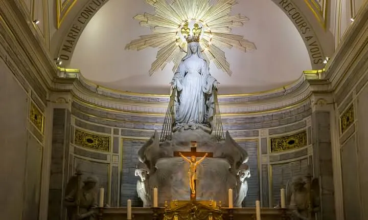 Chapel of Our Lady of the Miraculous Medal Paris Guided Tour