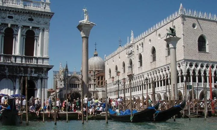 Florence and Venice by Train from Rome: 2-Day Small Group Tour