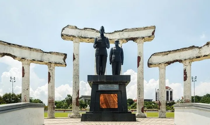 Private Day Tour Surabaya Historiculture