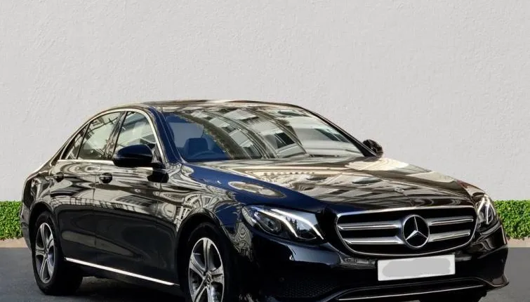 London to Heathrow Airport Private Luxury Vehicle