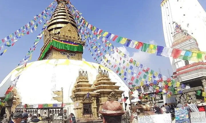 Swayambhunath Buddhist Stupa Hiking from Thamel, Kathmandu