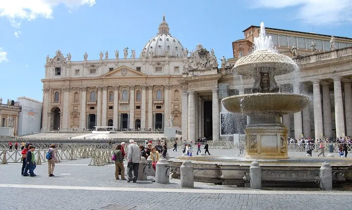 St. Peter's Basilica Guided Tour- Dome Climb Included