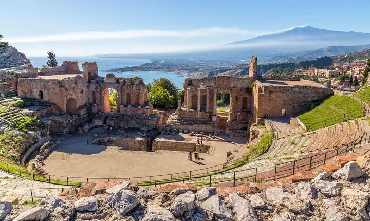 Private Tour of Mount Etna, Taormina and Messina. Departure from Messina