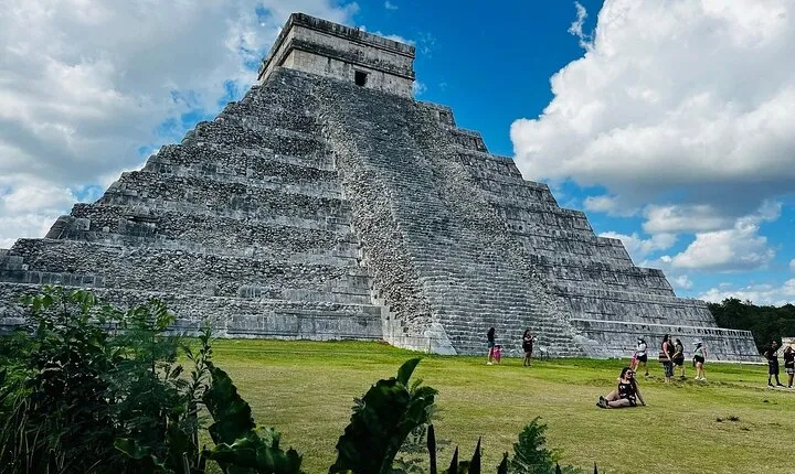 Magical Towns & Chichen Itza Day Trip from Mérida
