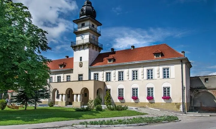 Zhovkva and Krekhiv Monastery Private Half-Day Tour from Lviv