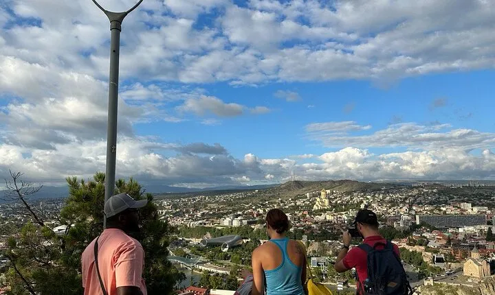 Old Town Tbilisi: Walking Tour & Wine Tasting with a Local Guide