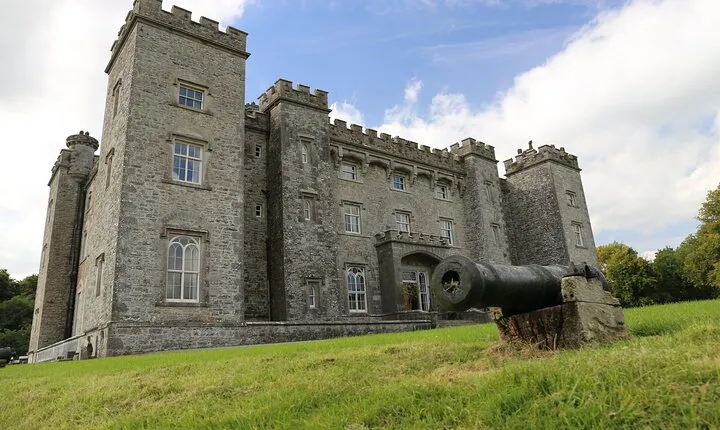 Private VIP Whiskey Tour from Dublin with Slane Castle Distillery
