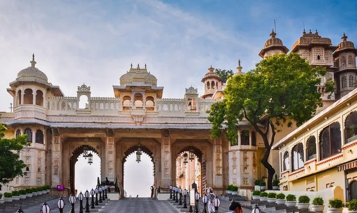 7 Day Golden Triangle with Udaipur-Delhi Agra Jaipur Udaipur Tour