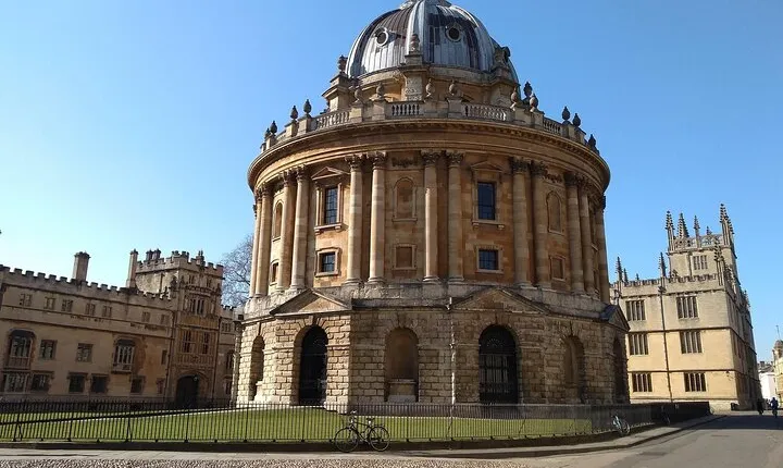 Private Oxford Tour Transport and Entry Included