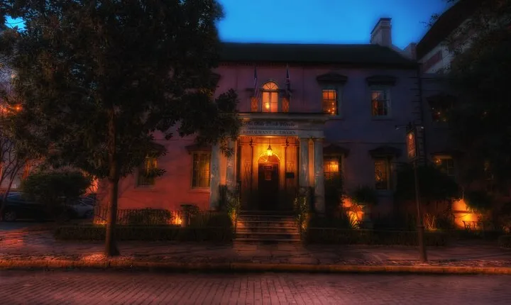 Savannah Strangled not Stirred Pub Crawl