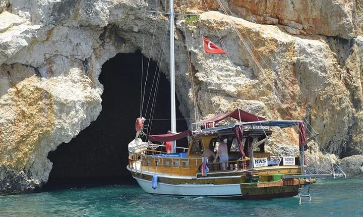 Half-Day Boat Tour to Antalya Waterfalls