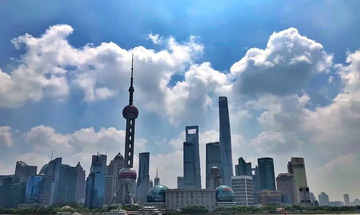 Half-day Private Shanghai Walking Tour of The Bund and Yu Garden