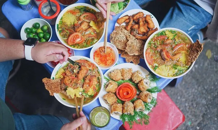 Hanoi Old Quarter Street Food Private Tour With Funny Guides