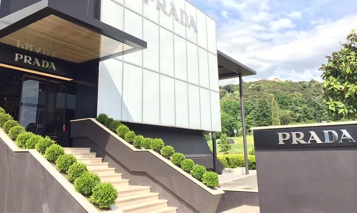 PRIVATE Full-Day Shopping Tour: The Mall GUCCI and Spaces PRADA outlet