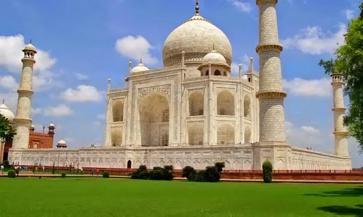 Private Agra Full Day Tour : Taj Mahal, Agra Fort and Baby Taj