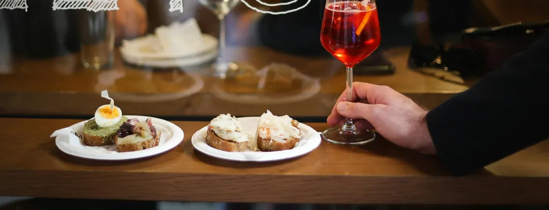 Venice bacari aperitivo food tour