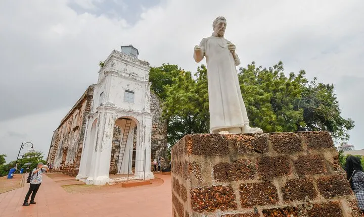 Malacca and Port Dickson Tour with Dragon Cruise