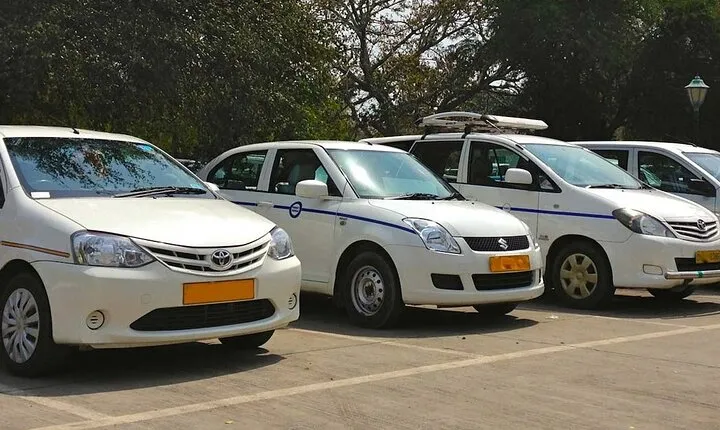 Private Transfer From Agra to Delhi By Car