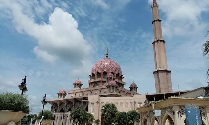 Garden City of Putrajaya, Pink Mosque, Lake Boat Joyride(Guided) 