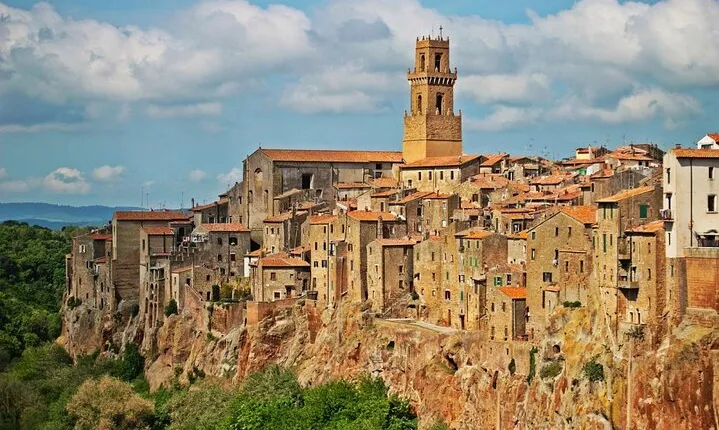 Private Wine & Culture Tour Hidden Tuscany: Pitigliano & Sovana
