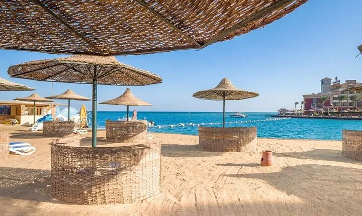 Hurghada Overnight from Luxor with private transfers