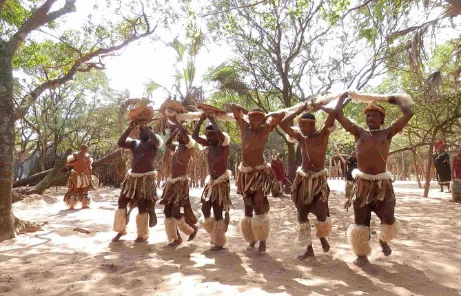 Hluhluwe Imfolozi Safari and DumaZulu Cultural Village Day Tour