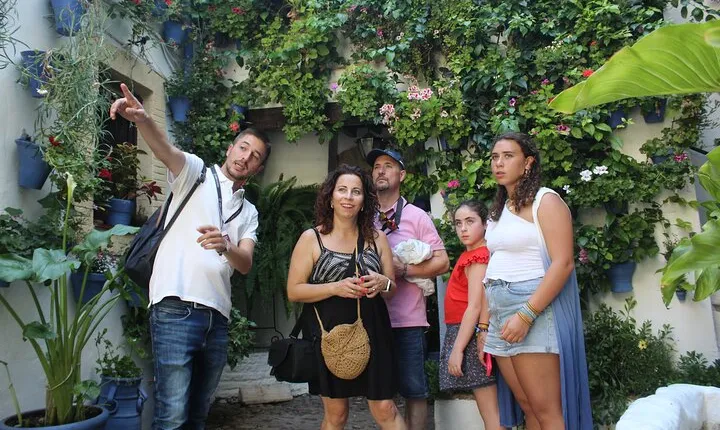 Guided Tour to the Popular Patios of Cordoba
