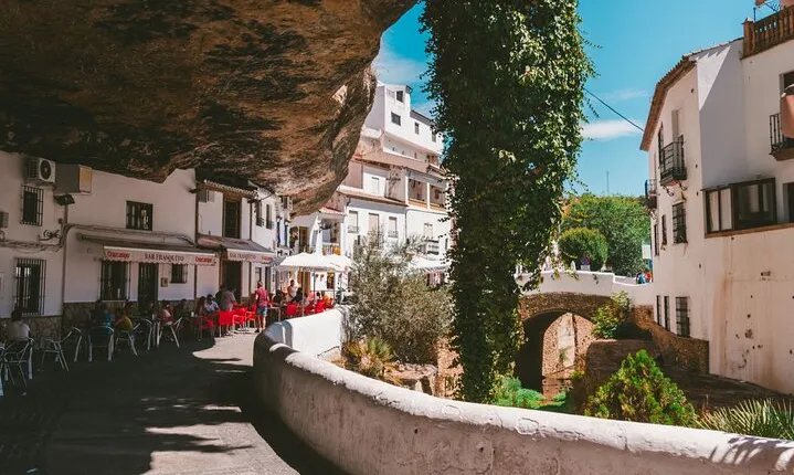 Private Day Trip of Ronda and Setenil de Las Bodegas