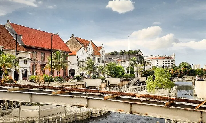 Jakarta’s Old Batavia Trail