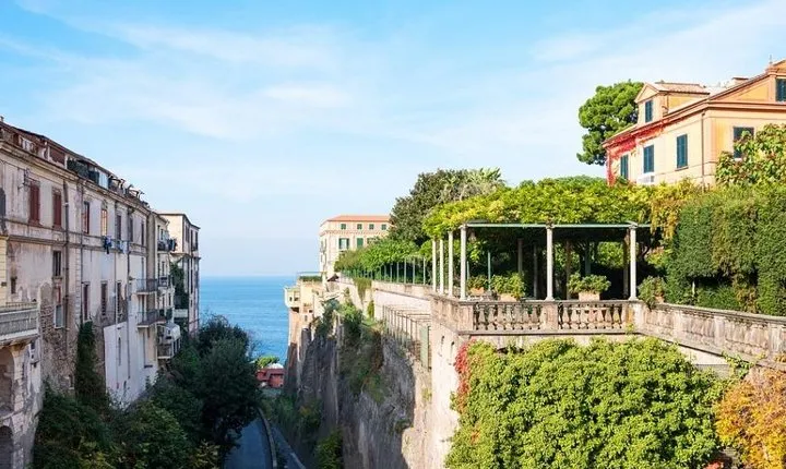 Transfer Rome to Sorrento, ( e vice versa) stop Herculaneum 