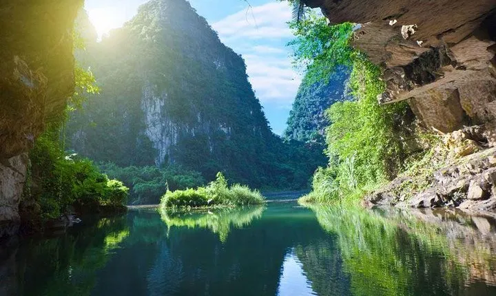 Ninh Binh - Bai Dinh Pagoda - Trang An Landscape Complex - Mua cave 1 Day Tour